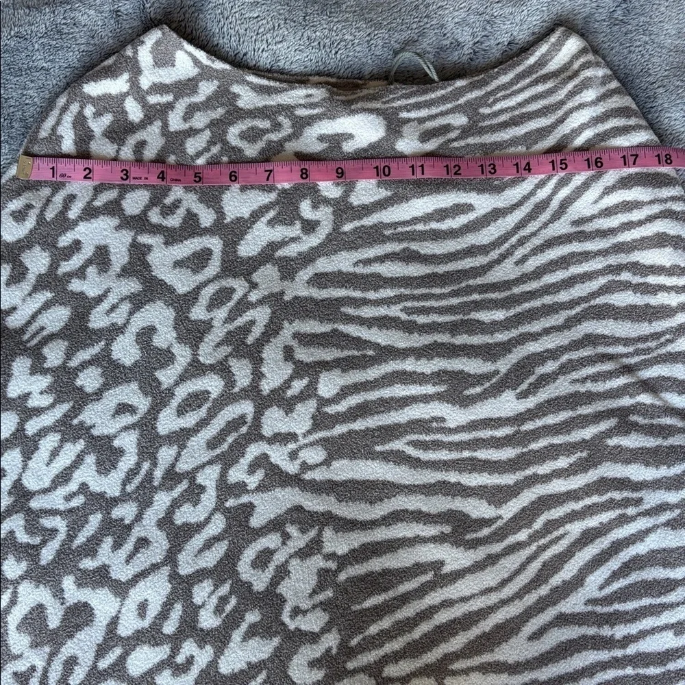 Barefoot Dreams CozyChic Lite Ocean Breeze Poncho Dove Animal Gray OneSize NWT